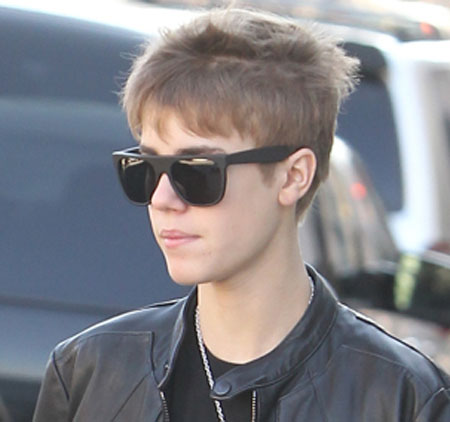 pictures of justin bieber and his. JUSTIN BIEBER CUT HIS HAIR